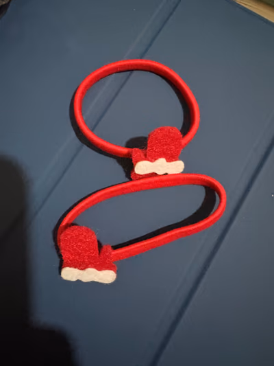 Christmas Mitten Hair Ties — pre-loved on Thrifted.mt