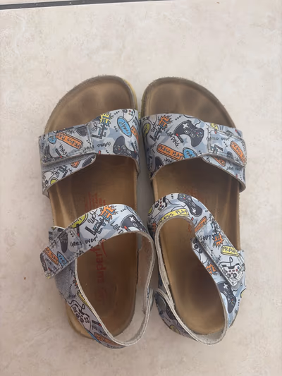 Superfit patterned gaming sandals by Superfit — pre-loved on Thrifted.mt
