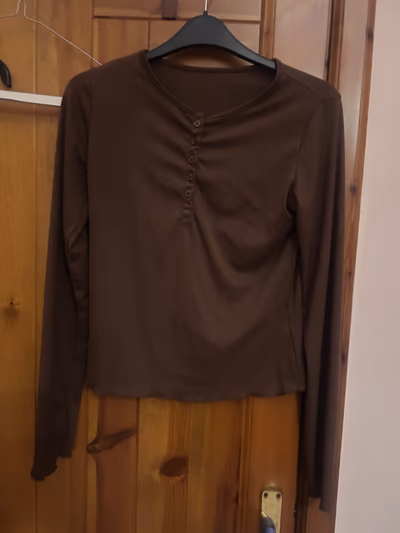 Ribbed Long Sleeve Henley Top by Dazy — pre-loved on Thrifted.mt