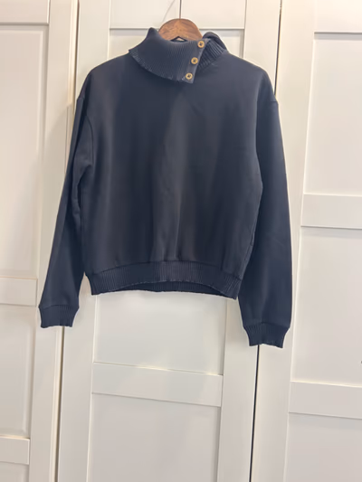 High neck Zara jumper by Zara Trafaluc — pre-loved on Thrifted.mt
