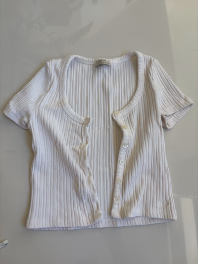 White Ribbed Short Sleeve Cardigan by Bershka — pre-loved on Thrifted.mt