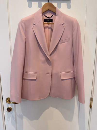 Weekend MaxMara Pink Tailored Blazer by Weekend MaxMara — pre-loved on Thrifted.mt