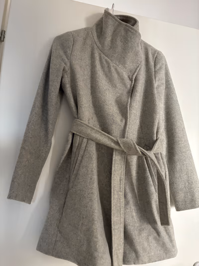 Grey belted wool-blend coat by Bershka — pre-loved on Thrifted.mt