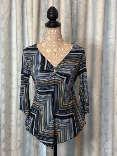 Unamed Brand Long Sleeve Top Y2K by Unamed Brand — pre-loved on Thrifted.mt
