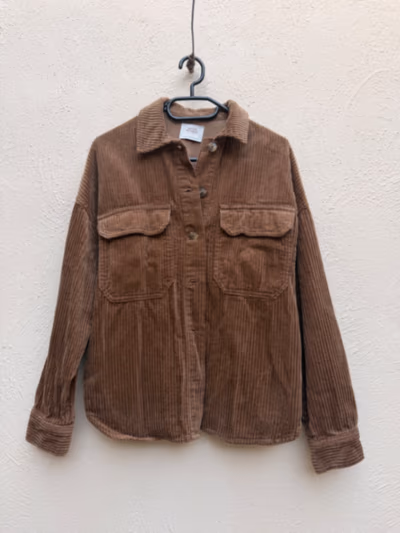 Brown corduroy shirt jacket by Pull&Bear — pre-loved on Thrifted.mt