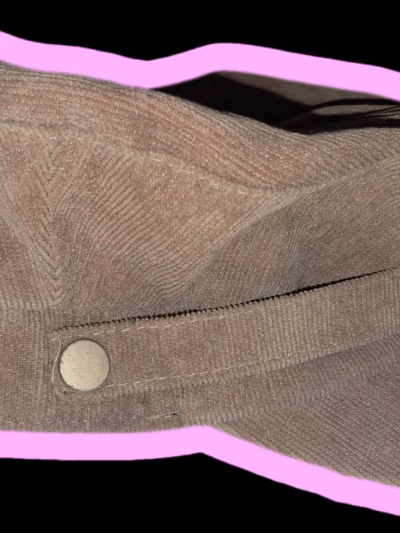 Gorra de panadero / gorra de violinista de pana marrón de New Look — pre-loved on Thrifted.mt