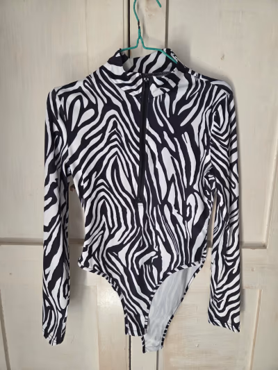 Zebra Print Zip Front Bodysuit by Temu — pre-loved on Thrifted.mt