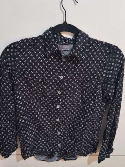 Oasis patterned button up shirt by Oasis — pre-loved on Thrifted.mt