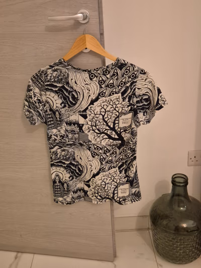 Scotch & Soda patterned t-shirt by Maison Scotch — pre-loved on Thrifted.mt