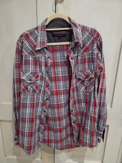 Rock & Roll Cowboy Shirt by Rock & Roll Cowboy — pre-loved on Thrifted.mt