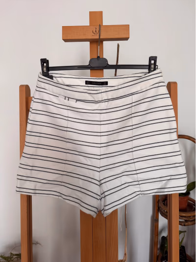 Pantalones cortos de talle alto a rayas de ZARA by Zara Basic — pre-loved on Thrifted.mt