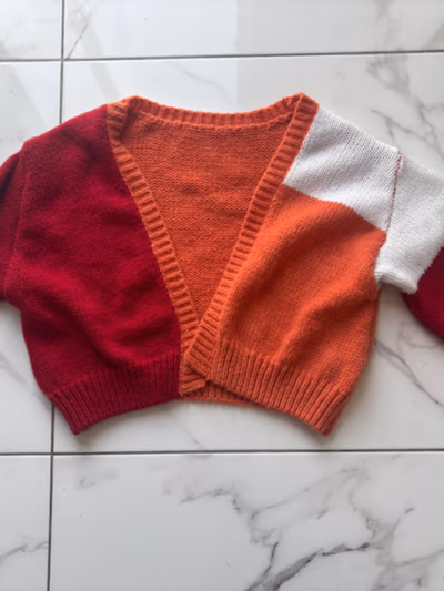 Cárdigan de punto grueso con bloques de color — pre-loved on Thrifted.mt