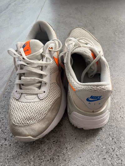 Nike Air Max trainers by Nike — pre-loved on Thrifted.mt