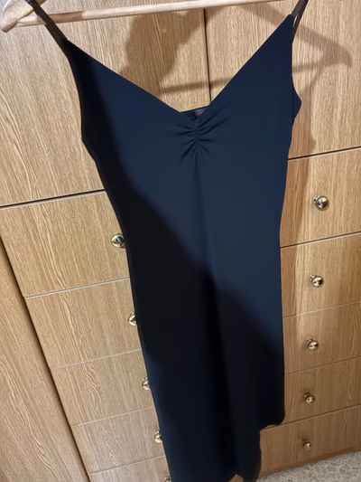 Simple black camisole midi dress — pre-loved on Thrifted.mt