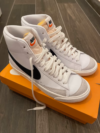 Nike Blazer Mid '77 Trainers by Nike — pre-loved on Thrifted.mt
