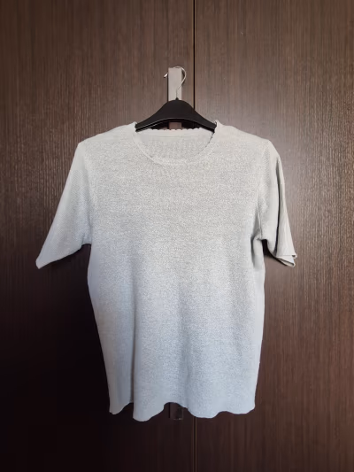 Vintage Grey Knit Short Sleeve T-shirt  — pre-loved on Thrifted.mt