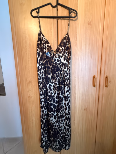 Leopard Print Cut Out Midi Dress by Zara — pre-loved on Thrifted.mt