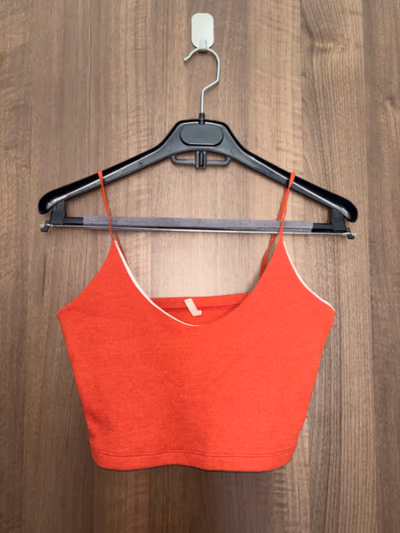 Ribbed Red Crop Cami Top — pre-loved on Thrifted.mt