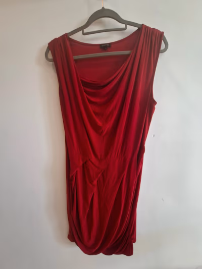 Red draped sleeveless dress by River Island — pre-loved on Thrifted.mt