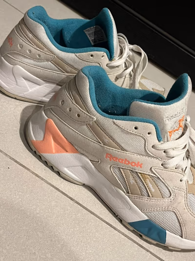Reebok retro casual trainers by Reebok — pre-loved on Thrifted.mt