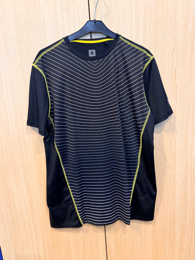 Black patterned sports t-shirt — pre-loved on Thrifted.mt