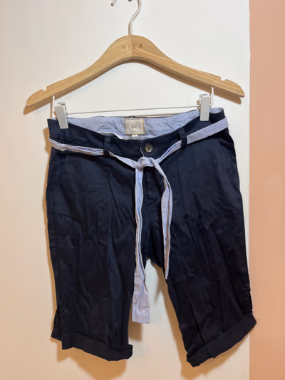 La Martina Navy Cropped Trousers by La Martina — pre-loved on Thrifted.mt