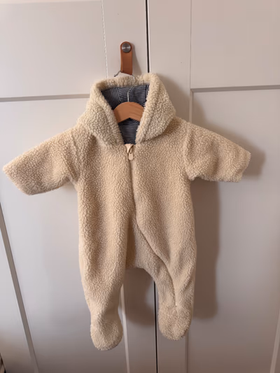 Pramsuit Sherpa beige - 0-3 months by Petit Bateau — pre-loved on Thrifted.mt