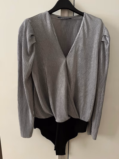 Silver Plissé Long Sleeve Bodysuit — pre-loved on Thrifted.mt