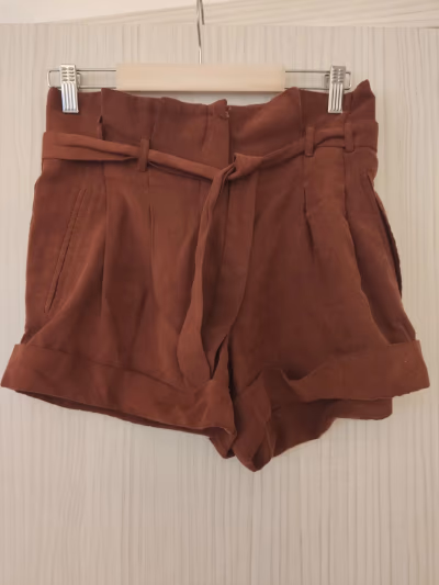 Brown-rist  high-waisted belted shorts by Miss Selfridge  — pre-loved on Thrifted.mt