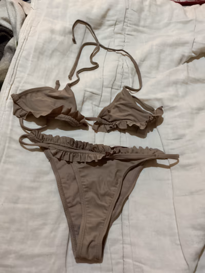 Frill Trim Triangle Bikini Set — pre-loved on Thrifted.mt