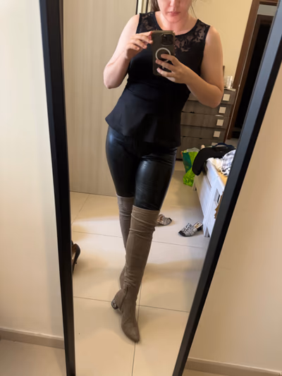 Botas elegantes cinza acima do joelho by Exe — pre-loved on Thrifted.mt