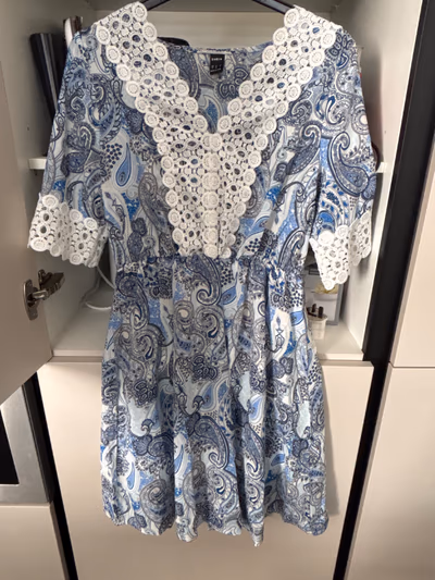 Blue paisley lace trim dress by SHEIN — pre-loved on Thrifted.mt