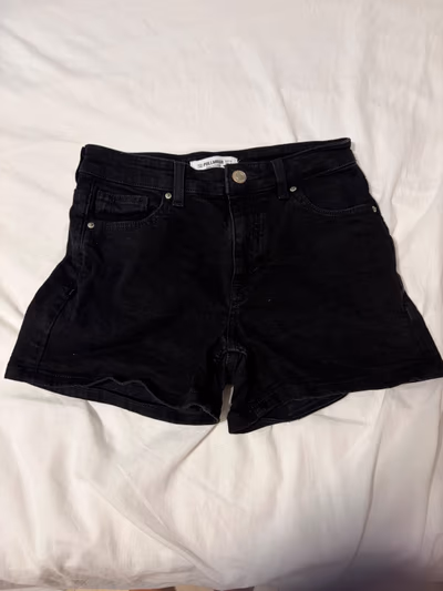 Black Denim High Waisted Shorts by Pull&Bear — pre-loved on Thrifted.mt