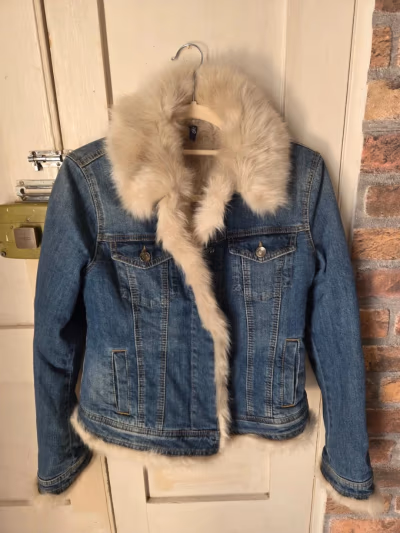 Chaqueta vaquera de piel sintética de Liu Jo by Liu Jo — pre-loved on Thrifted.mt