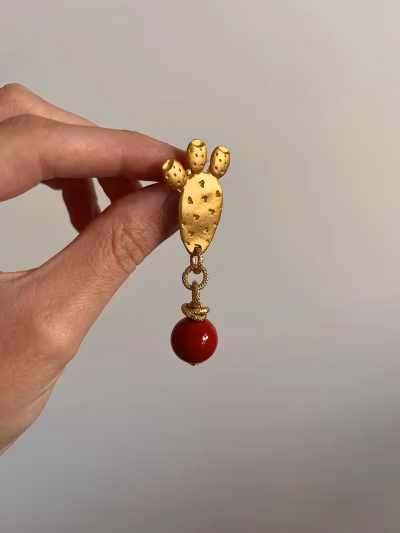 Cactus Drop Earrings Red Bead by Sue's Jewels — pre-loved on Thrifted.mt