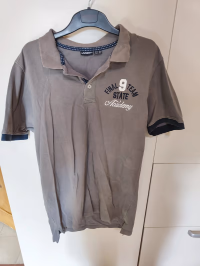 Grey polo shirt — pre-loved on Thrifted.mt