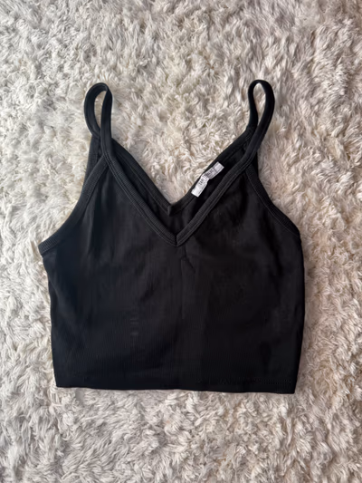 Black Zara Cropped Tank Top by Zara Trafaluc — pre-loved on Thrifted.mt
