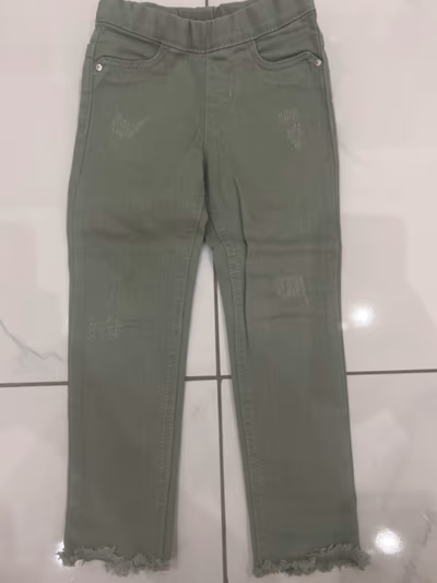 Girls green distressed denim trousers — pre-loved on Thrifted.mt