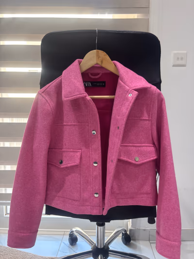 Pink collared button-up jacket by Zara — pre-loved on Thrifted.mt
