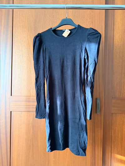 Bershka Puffy Sleeves Black Dress — pre-loved on Thrifted.mt