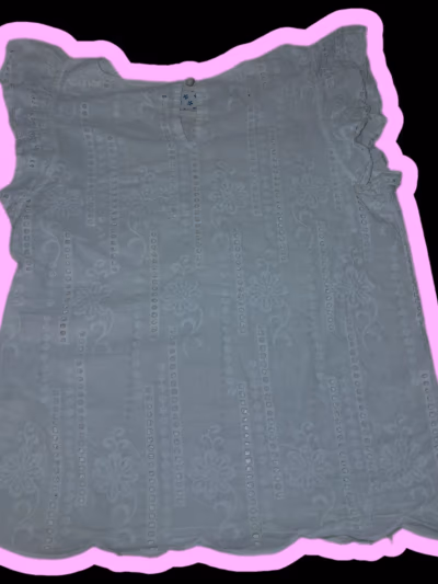 100% Cotton Italian Boutique Boho Ruffled White Top by Italian — pre-loved on Thrifted.mt