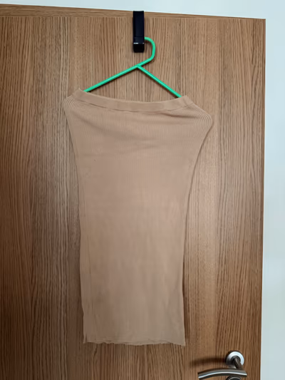 Beige ribbed bandeau top — pre-loved on Thrifted.mt