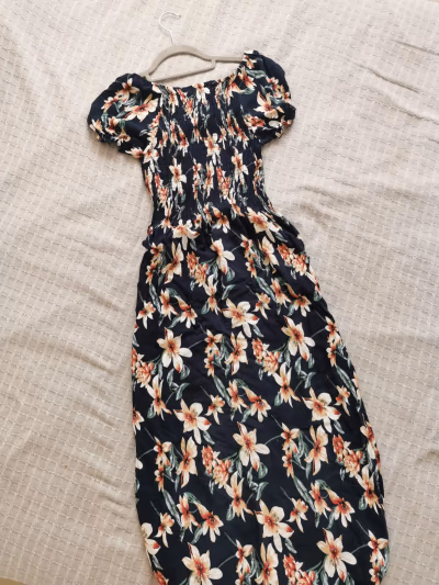 Floral shirred maxi dress — pre-loved on Thrifted.mt