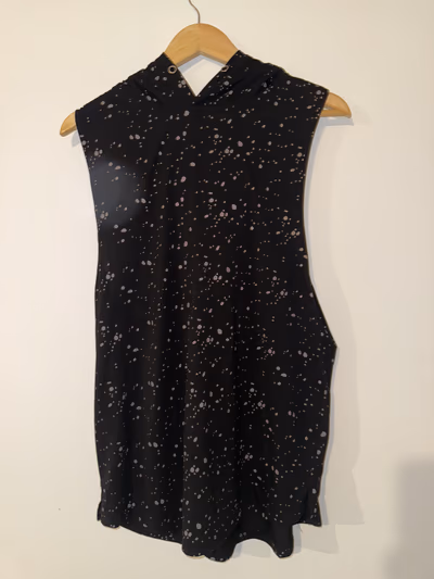 Sleeveless Hooded Paint Splatter Top — pre-loved on Thrifted.mt