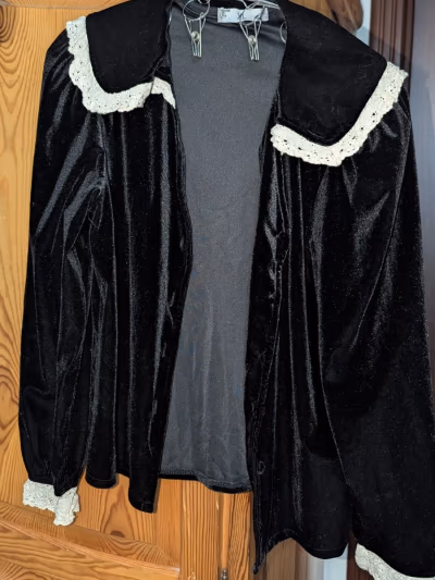 Black Velvet Lace Collar Shirt — pre-loved on Thrifted.mt