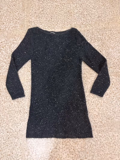 Sparkly dark grey knit jumper — pre-loved on Thrifted.mt