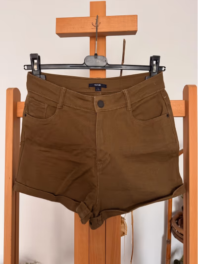 Pantalones cortos vaqueros marrones Kiabi by Kiabi — pre-loved on Thrifted.mt