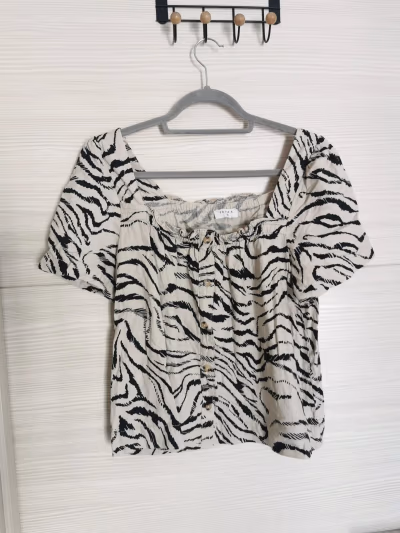 Summer linen and viscose patterned top. size L — pre-loved on Thrifted.mt