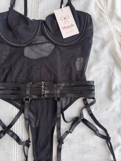 Lingerie Set Noir Lace Up noir by Muuah Lingerie — pre-loved on Thrifted.mt