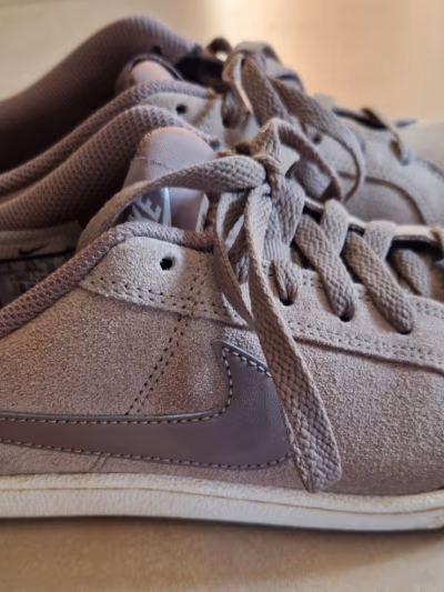 Nike Suede Casual Trainers by Nike — pre-loved on Thrifted.mt